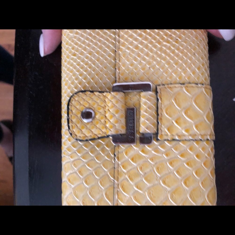 Guess Wallet - Picture 3 of 3